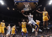 开云平台-湖人铁血防守压制灰熊，哈利伯顿异军突起成关键变量