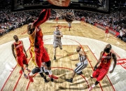 开云足球直播-鹈鹕展翅，德罗赞定乾坤，一场关键先生的胜利诗篇