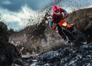 开云官网-乔治制胜一击定乾坤，黄蜂血拼辽宁诠释竞技真谛