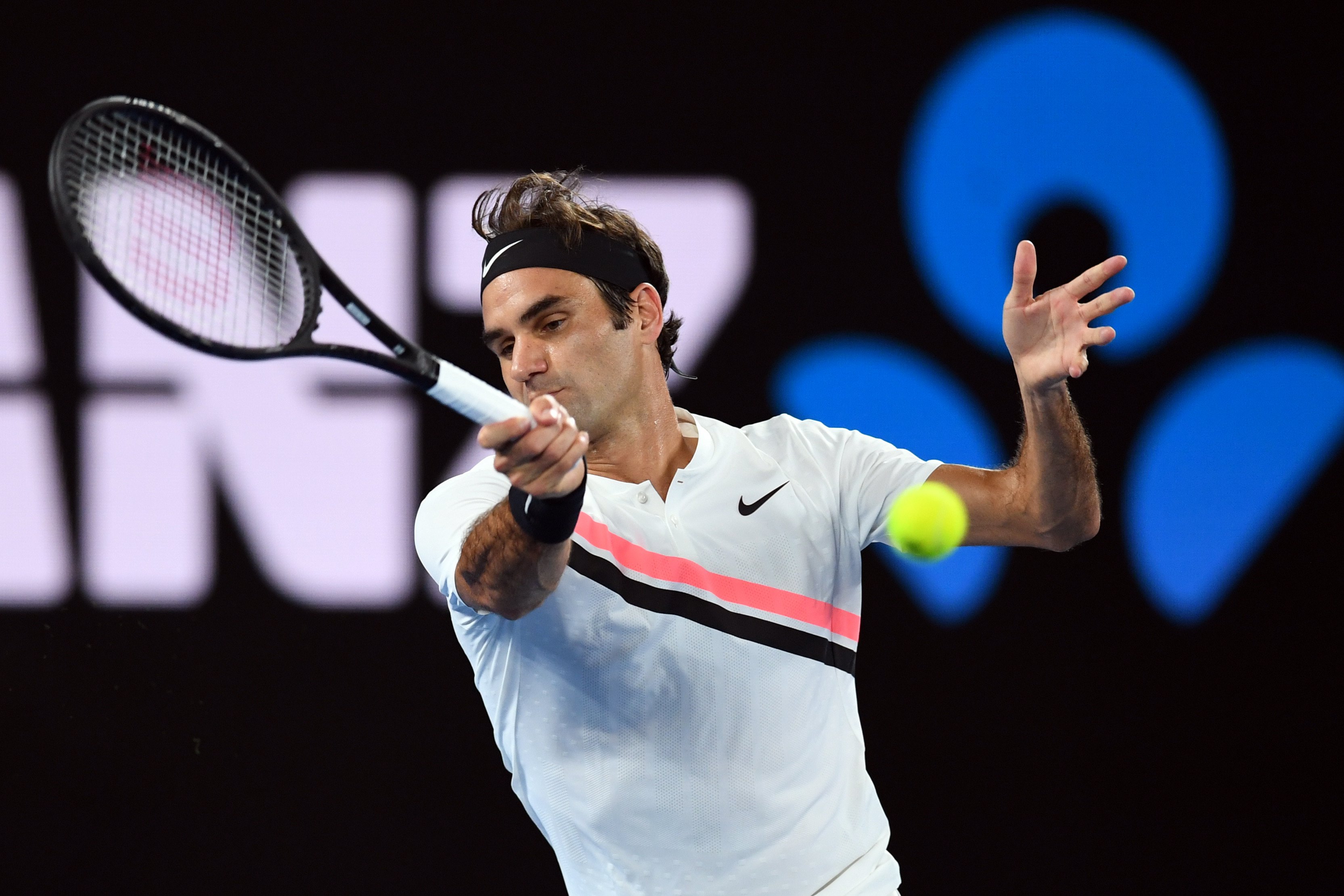 关于美国网球队爆冷西班牙网球队，费德勒惊艳世界的信息