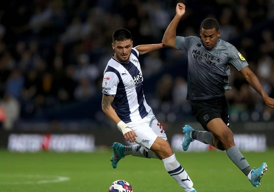 包含阿斯图斯：曼城主场击败西布罗姆维奇，榜首稳固的词条