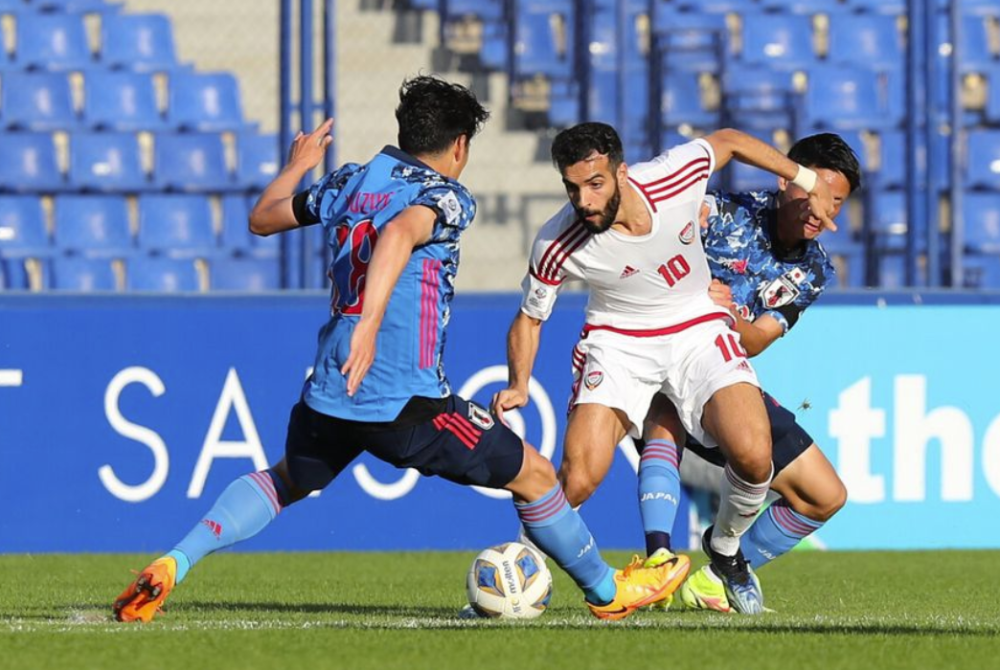 阿联酋队遭遇不利局面，主场失利