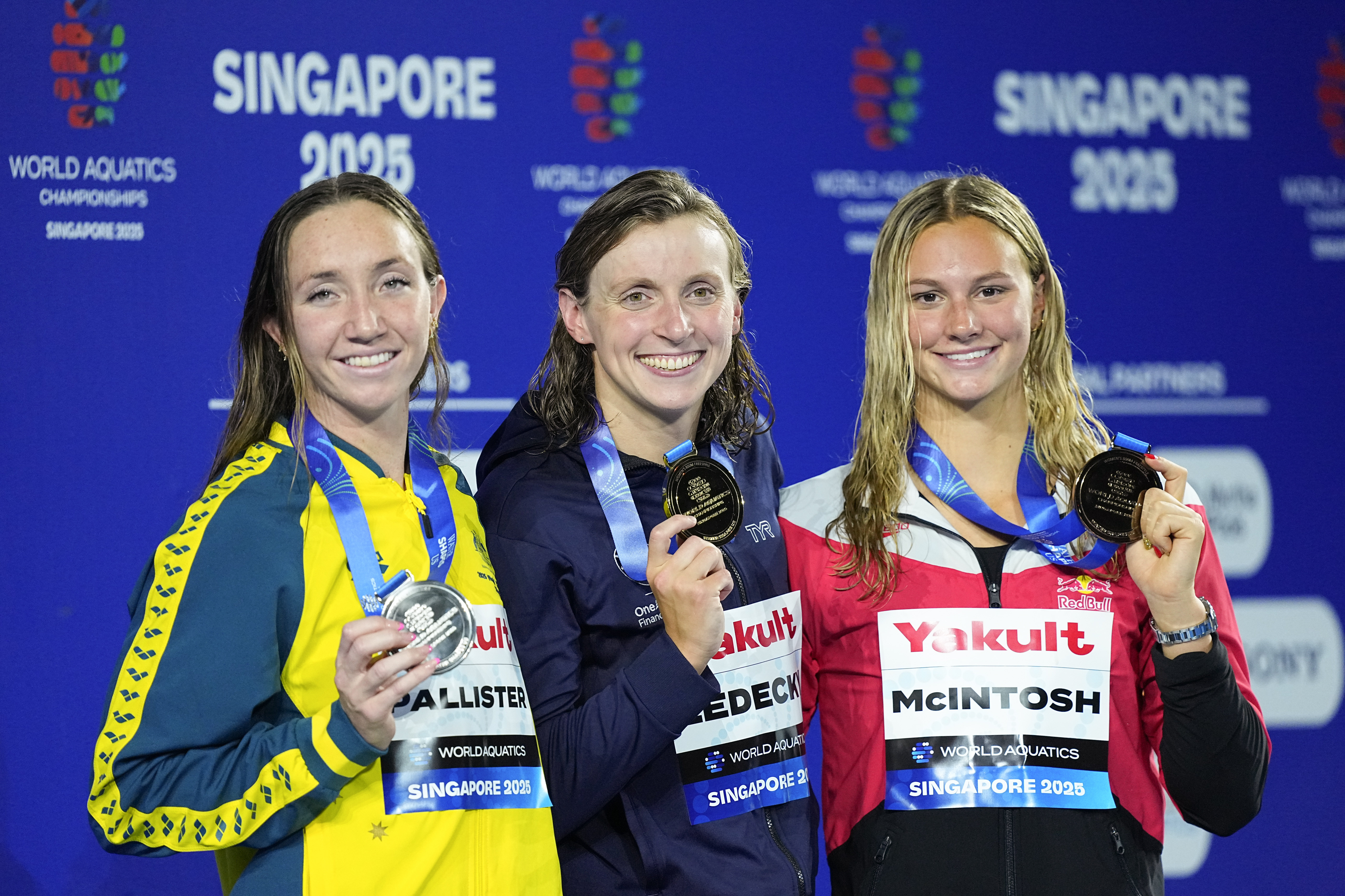 游泳女子自由泳半决赛瑞典选手夺冠