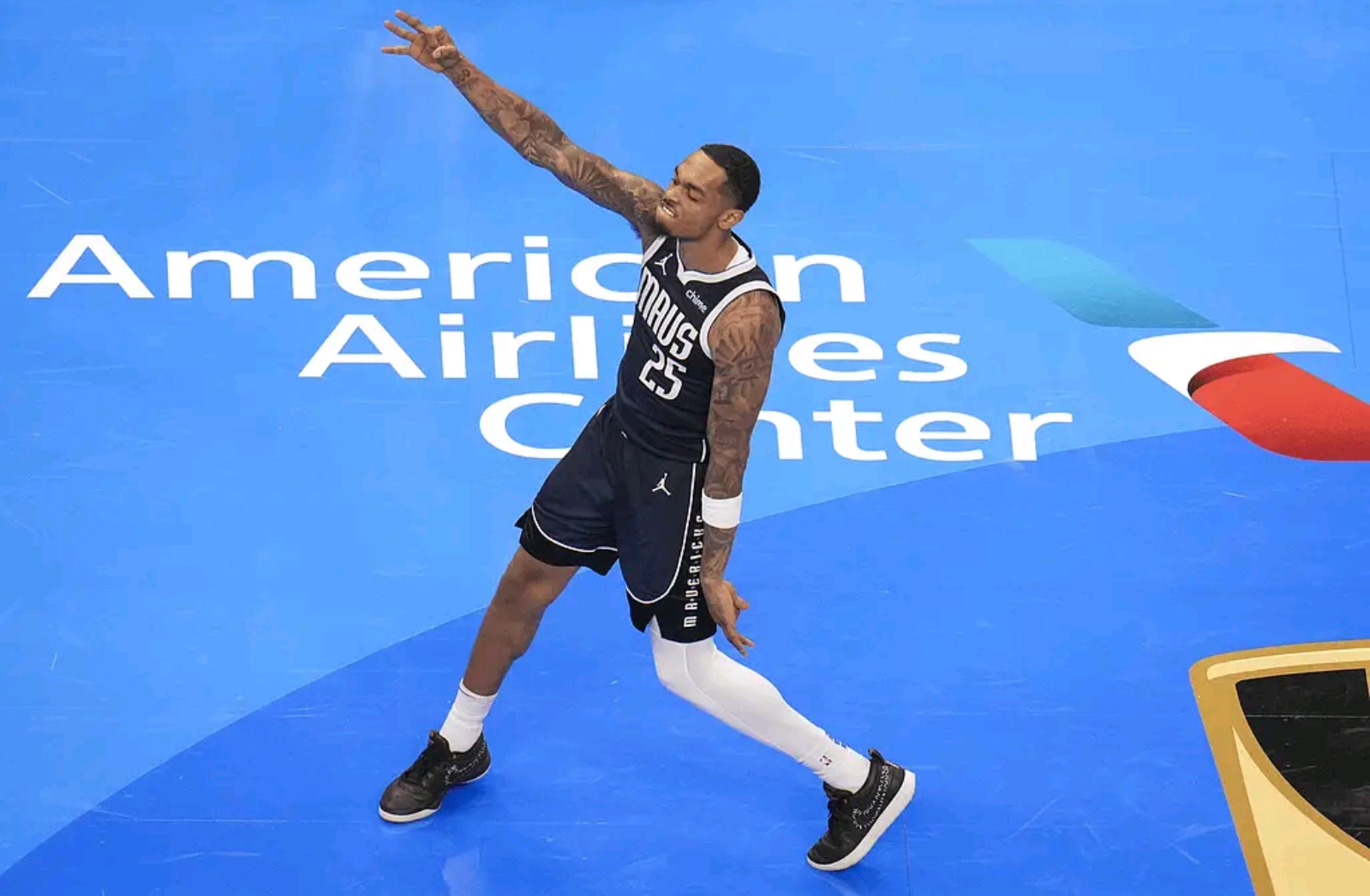 关于独行侠客场击败灰熊，近期表现大幅提升的信息