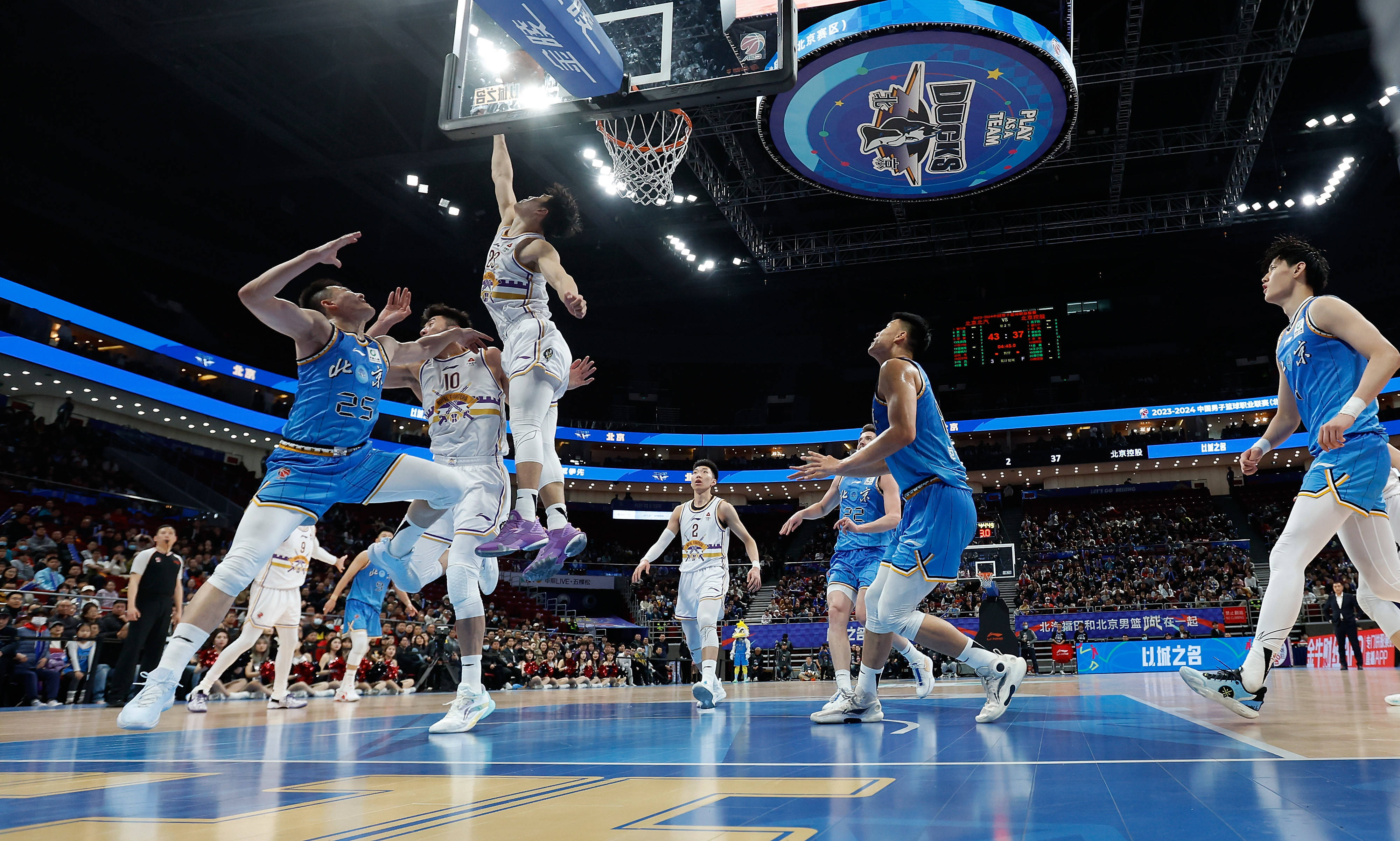 篮球比赛将为观众献上精彩表演