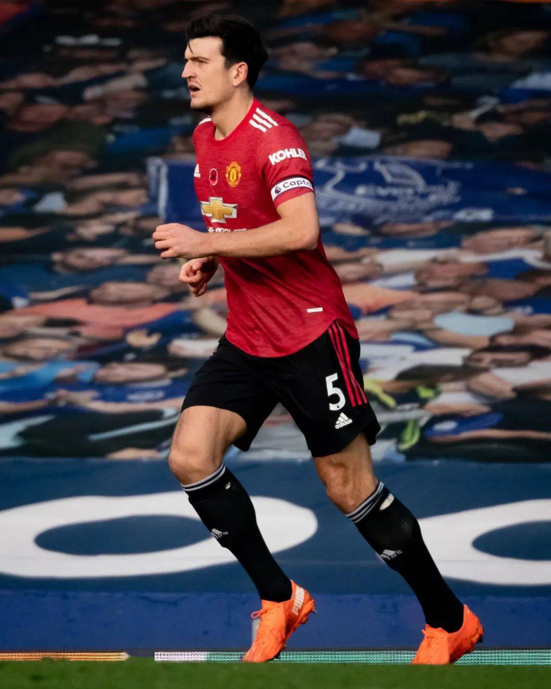 瑞典队在硝烟弥漫中取得胜利