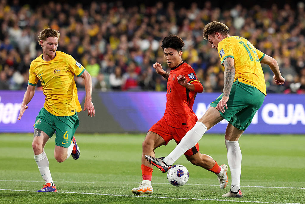 足球比赛中的最新结果和精彩瞬间