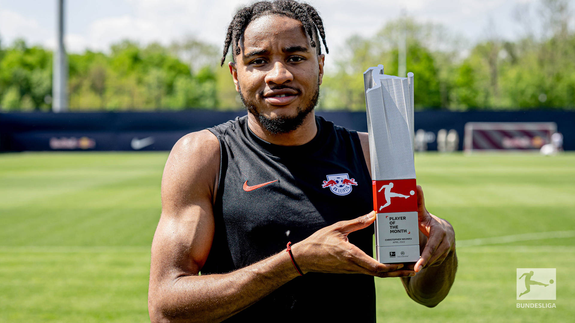 巴黎鏖战墨西哥，恩昆库送出助攻