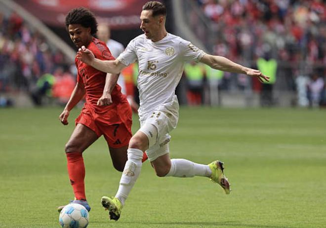 包含法国力克拜仁，格纳布里高光表现的词条