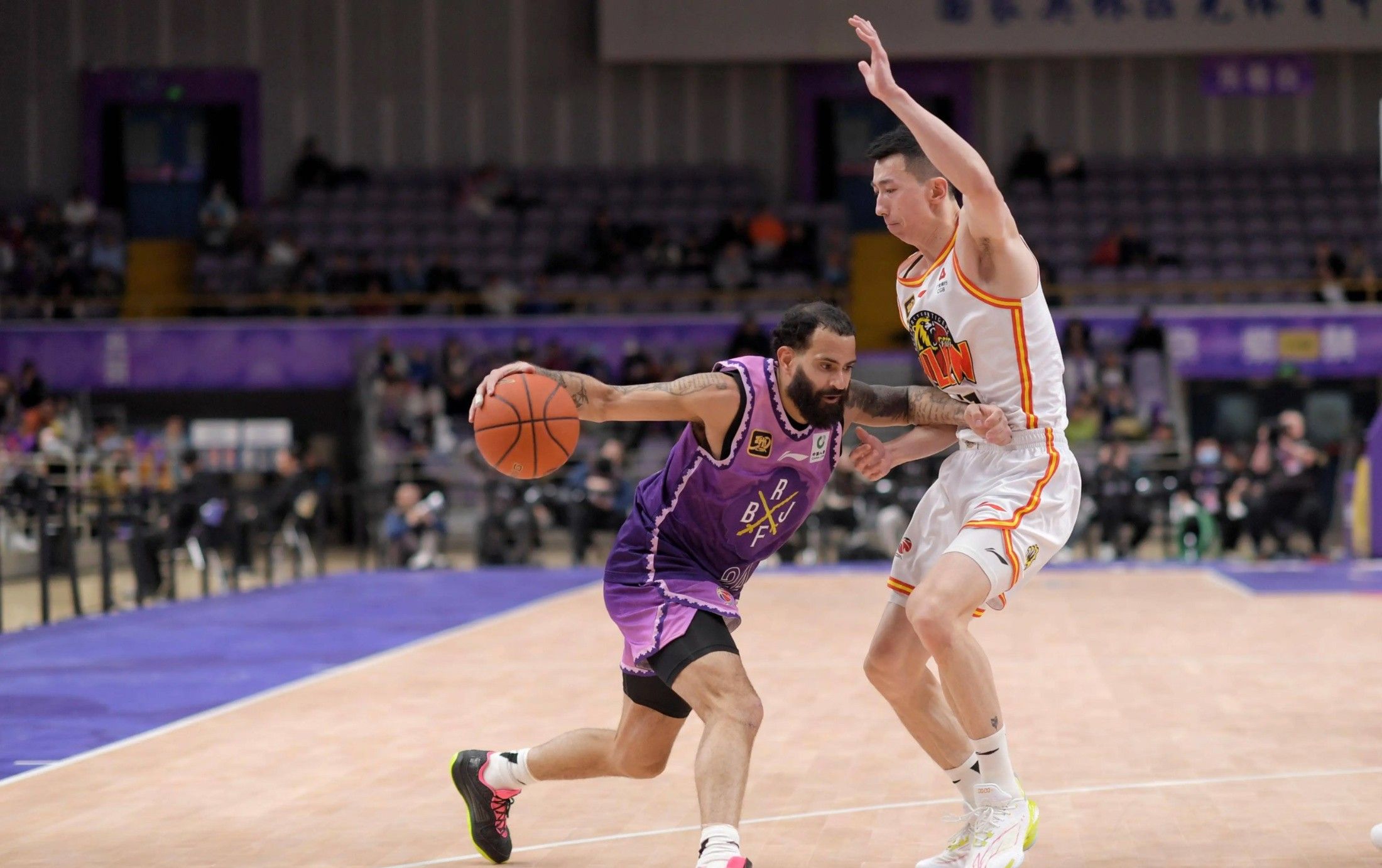 包含篮球联赛球员心态调整良好，全力备战下一场的词条