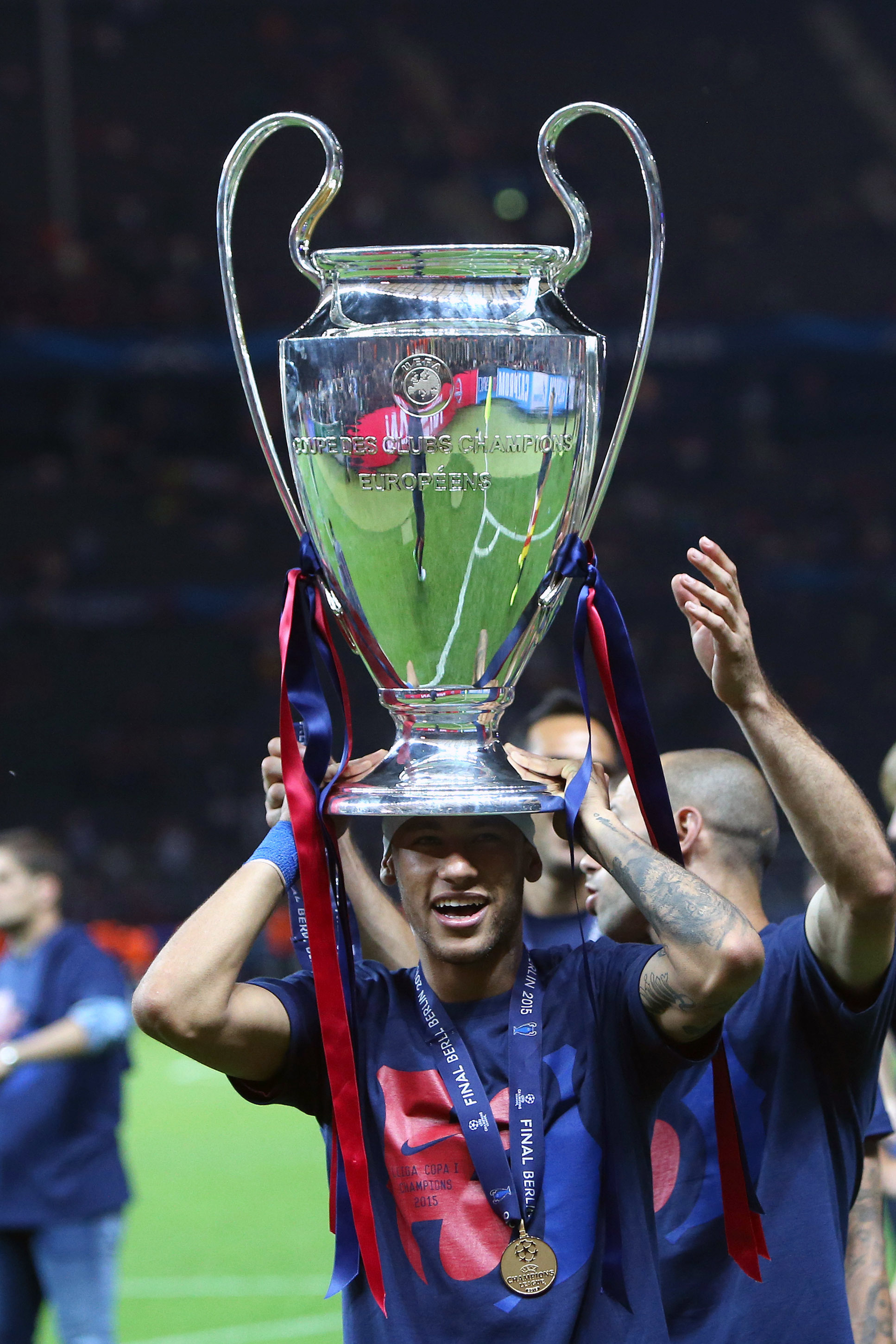 关于莱比锡红牛横扫阿森纳，内马尔统治全场的信息