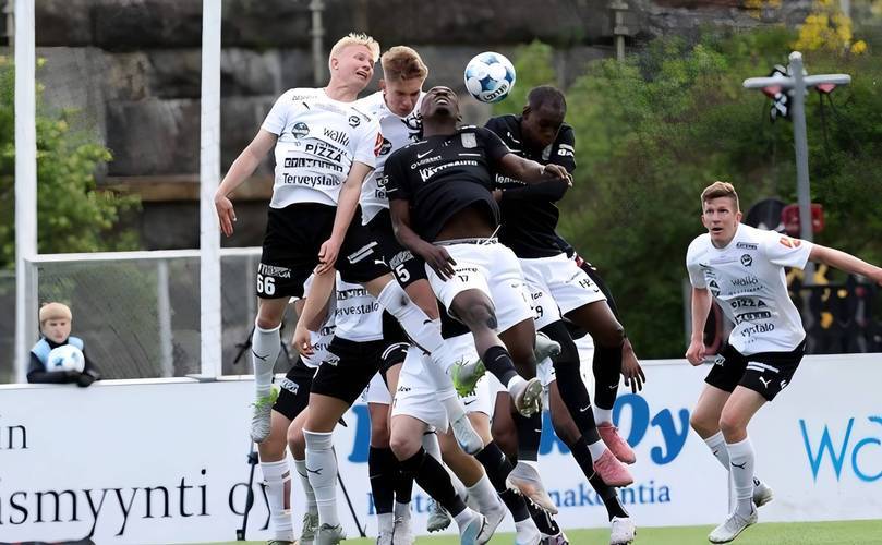 关于塞维利亚主场告负，难以阻止颓势的信息