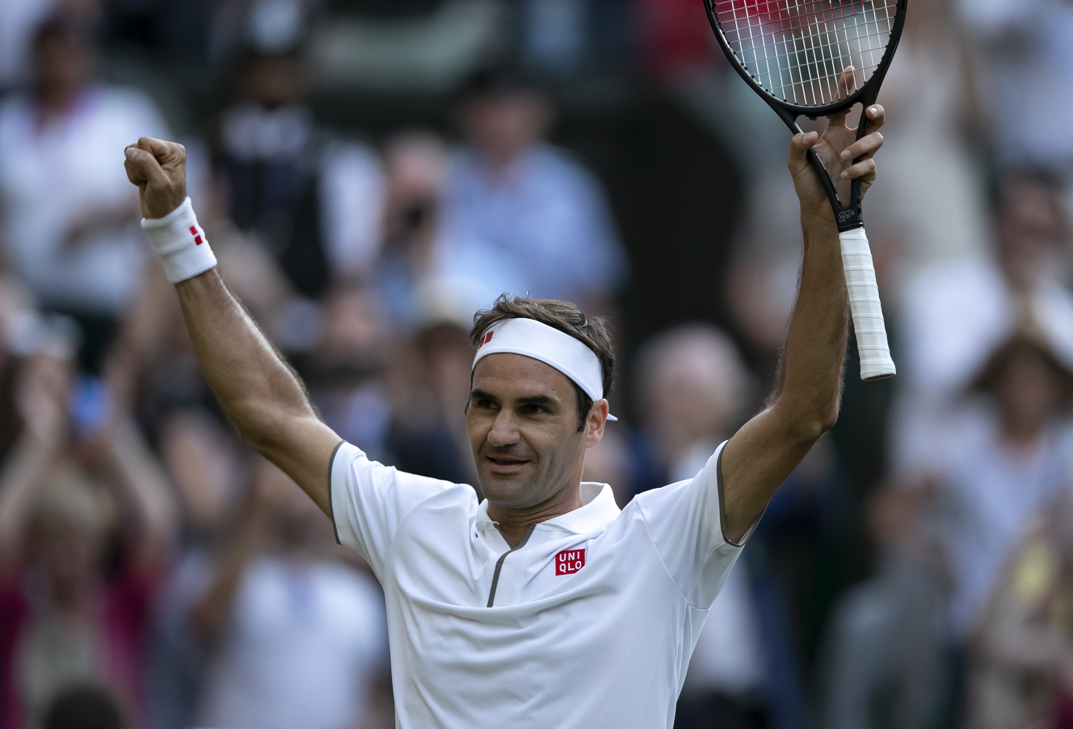 英国网球队横扫日本网球队，费德勒高光表现的简单介绍