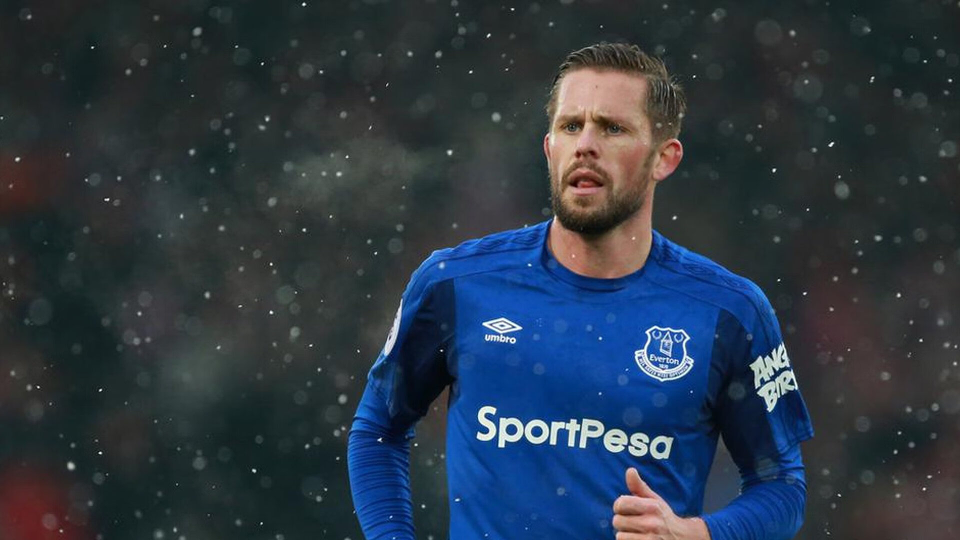 英格拉姆爆发掀翻上海队,76人战术体系背后的唯一性启示