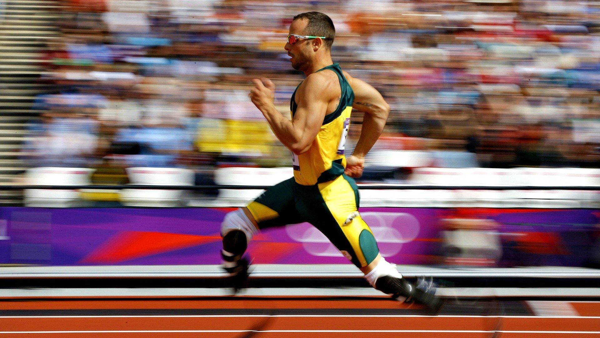 法拉利逆转哈斯车队，拉塞尔带队取胜，一场策略与意志的胜利